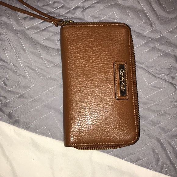 Calvin Klein Handbags - Calvin Klein Wallet Calvin Klein Handbags - Calvin Klein Wallet